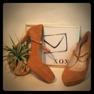Vince Camuto Platform Pumps